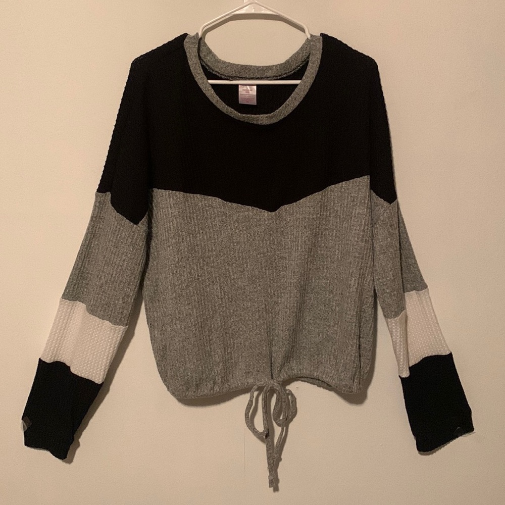 No Boundaries Womens Long Sleeve Sweater
